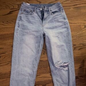 American Eagle Distressed 90's Boyfriend Jeans